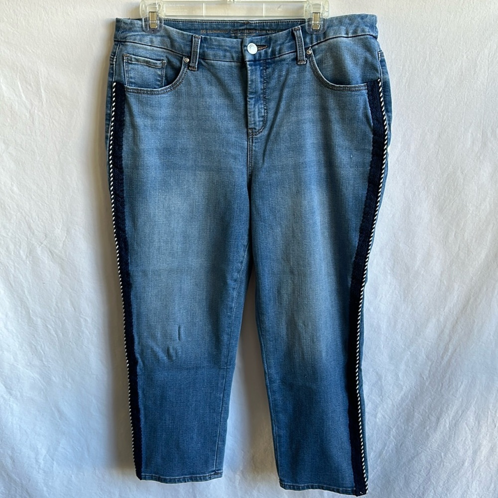 Chico’s So Slimming Girlfriend slim leg crop blue jeans, size 2 (L/12 elsewhere)